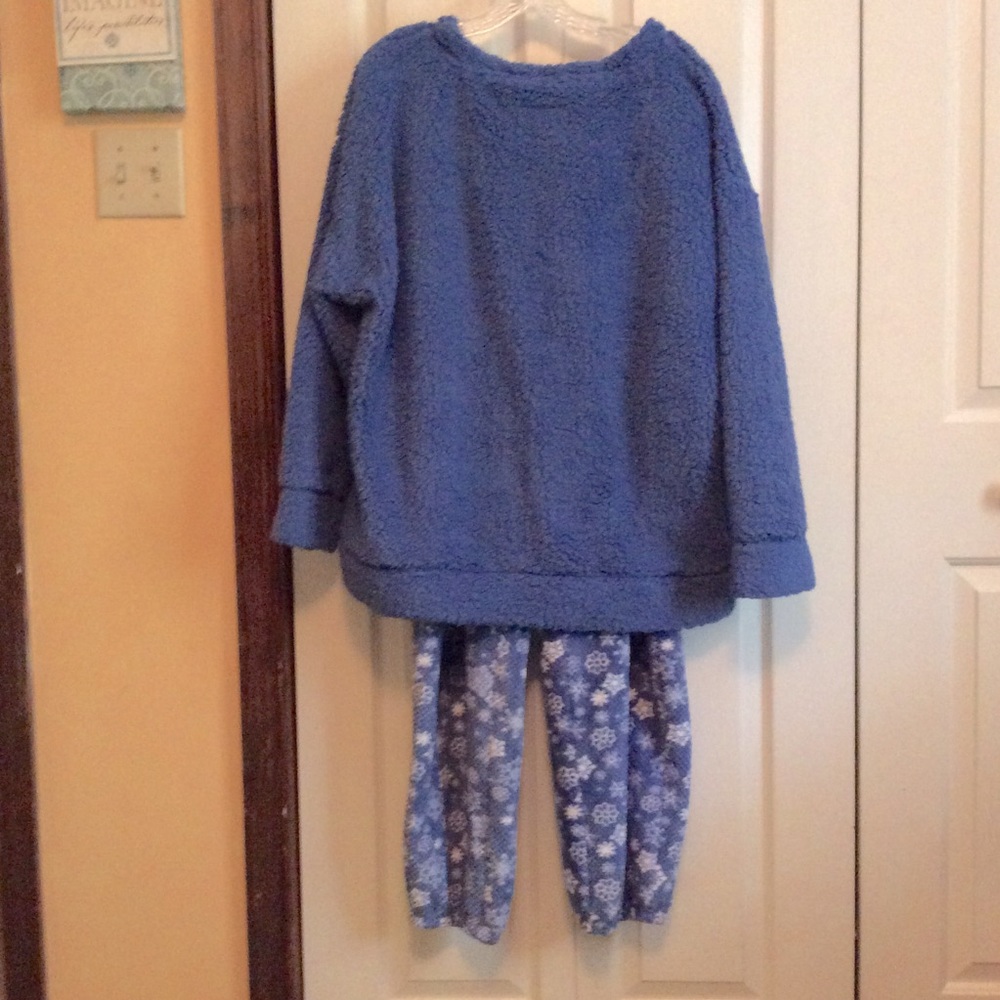 Fuzzy Warm Pajamas/Lounge Set